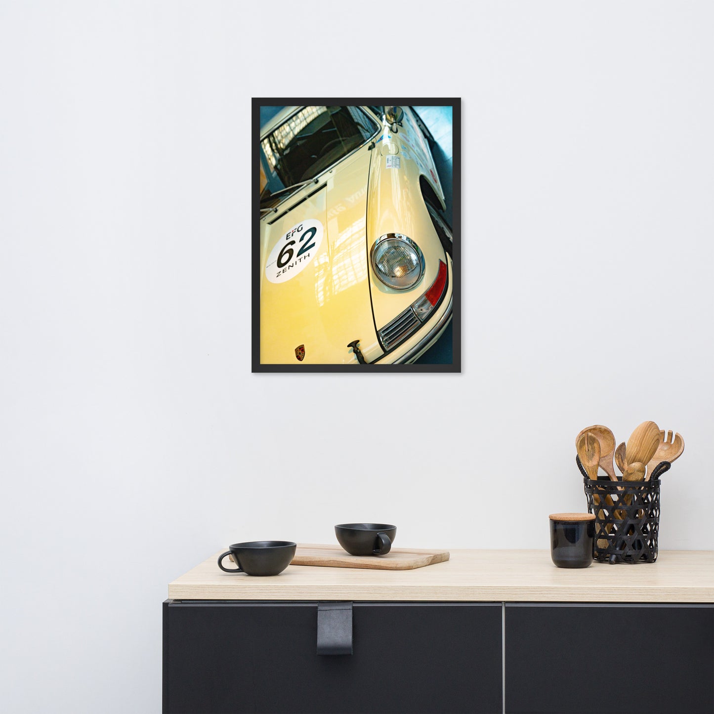 Klassisches Porsche-Poster im Rahmen