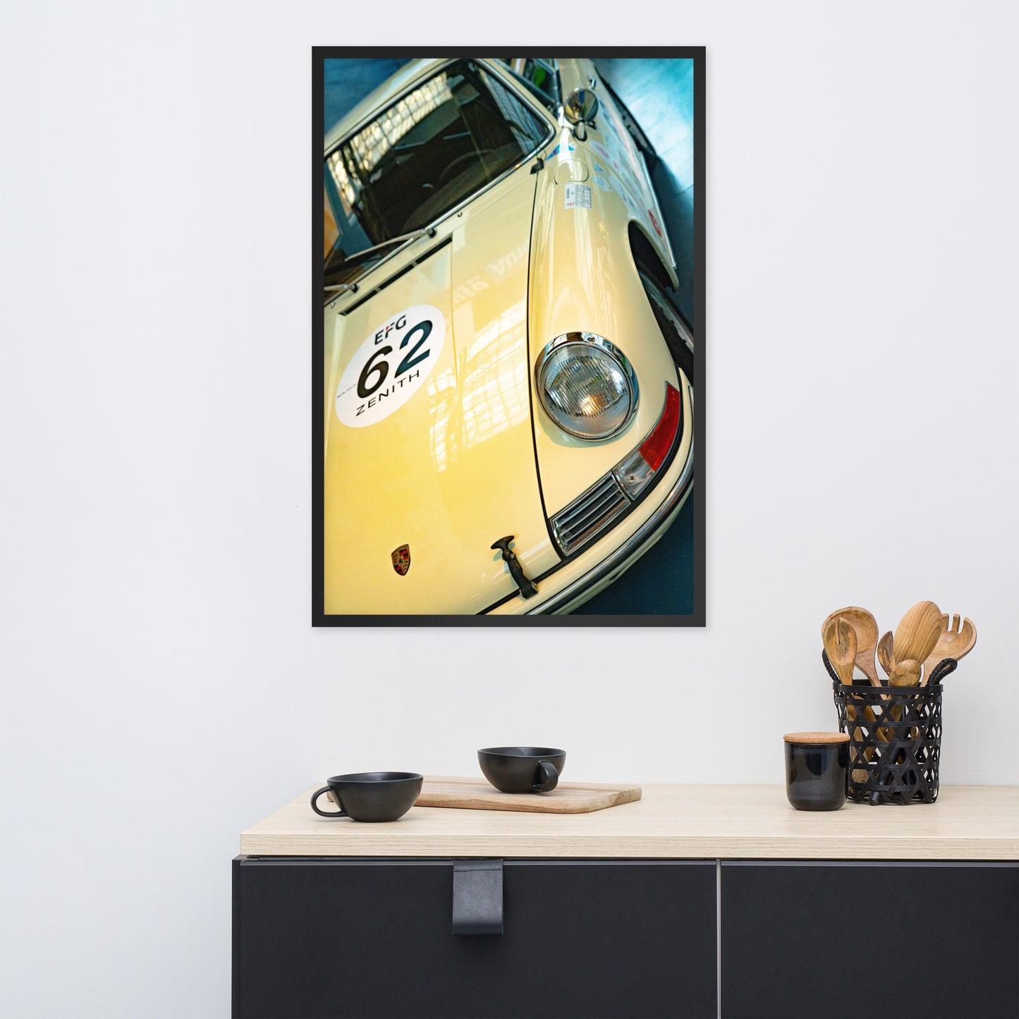 Klassisches Porsche-Poster im Rahmen